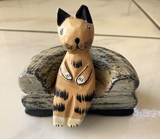 Deko Kantenhocker Katze auf Sofa aus Holz