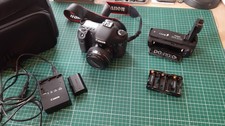 Canon EOS 7D Komplettset, inkl. Canon EF 50mm, SD  Card + Batteriegriff, wie neu