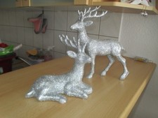 Weihnachtsfiguren 2 Hirsche Silber klein und Groß aus Kunststoff Silber Glitzer