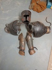 Plattenschuktern Und Topfhelm Mit Armschienen