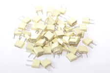30x MKT Folien-Kondensator 1J104J, 0.1 µF / 63 V, für Audio / HiFi, RM 5 mm, NOS