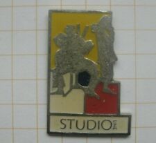 STUDIO LINE  ............. Kosmetik Parfüm Pin (121d)
