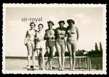 Hübsche Frauen posieren 1952