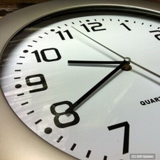 NEU: 35cm Wanduhr Bahnhofsuhr