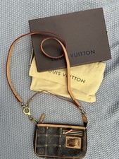 Louis Vuitton Pochette