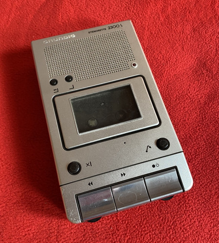 Grundig 2300l tisch - ,