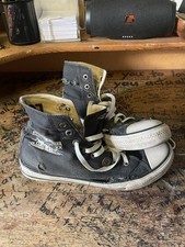 Stark Getragene Levi’s