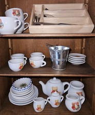 Porzellan Puppengeschirr mit