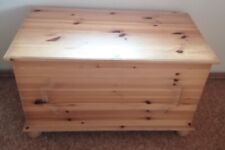 Holztruhe Truhe Kiefer Dän.Bettenlager Jysk  Höhe: 55 cm Breite: 89 cm Tiefe: 47