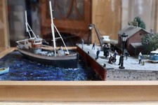 DIORAMA eines Hafens mit