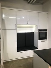 Sitzfläche und Rückenlehne, gepolstert, schwarz, aus Kunstleder