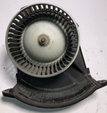 Heizungsgebläse 7701068976 Renault Master dCi 125 L2H2 Bj 2015 2299 CCM 92 KW