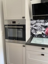 Küchenzeile mit Elektrogeräten gebraucht, 14 Monate alt