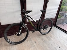 Verkaufe Specialized Stumpjumper – guter Zustand, aber Carbonrahmen gerissen