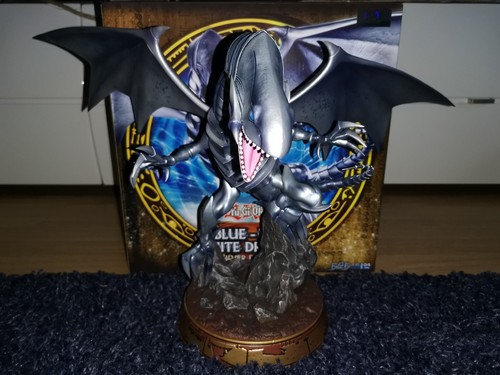 Blue eyes white - yu-gi-oh!,