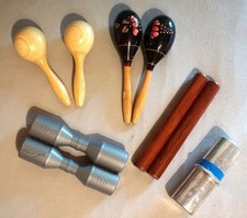 Set 2 Shaker + 2 maracas + 1 Claves     Shake it Baby