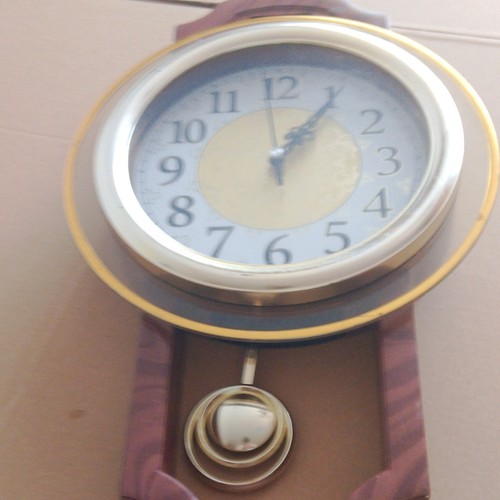 Wanduhr aus holz rund analog - rund,