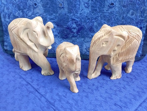 Elefant handgeschnitzt aus