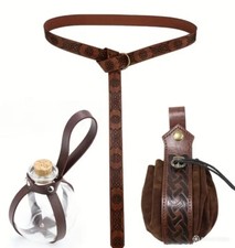 Gürtel mit Beutel und Flasche