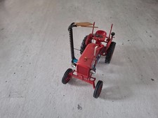 Traktor Valmet 20, rot, mit Messerbalken, 1:16, Universal Hobbies