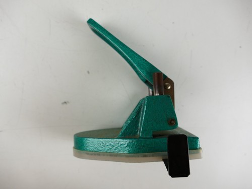 Locher markenlos grüner