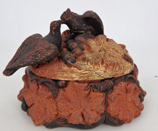 Streichholzbehälter Deckeldose Vogelpaar im Nest mit Eier um 1880 (101797)