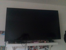 Samsung UE55RU8009U – funktioniert, aber überhitzt / teilweise defekt