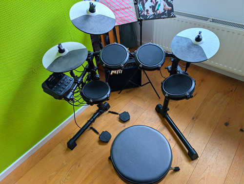 Alesis debut kit - alesis, digital