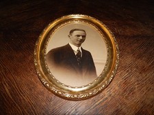 alter Bilderrahmen oval goldfabig Holz Glas + altes Foto guter Zustand