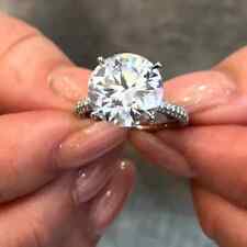 4,75 TCW Rundschliff Moissanit 3-reihig Pave Verlobungsring 14K Weißgold vergoldet