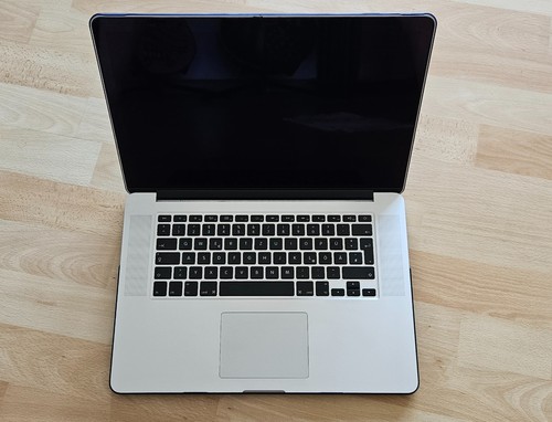Apple macbook pro - apple,
