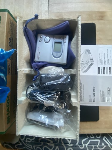 Sharp portable recorder - md,