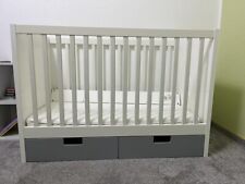 Baby/ Kinderbett von IKEA Modell Stuva mit Schubladen und Matratze 60x 120 cm