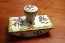 HEREND Queen Victoria Löschwiege Tintenlöscher Wiegelöscher aus Porzellan