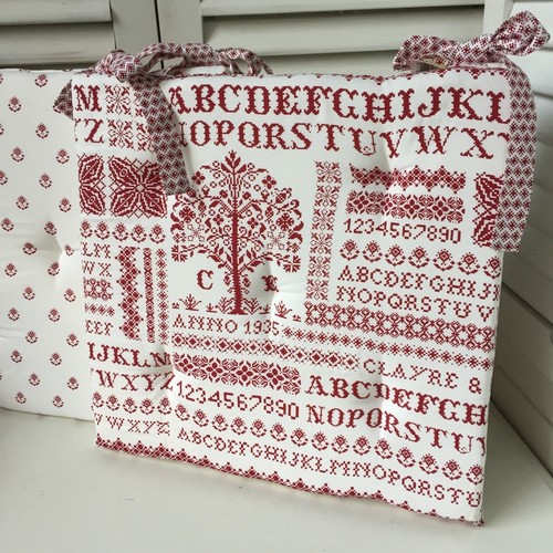 Stuhlkissen letters offwhite - stuhlkissen,