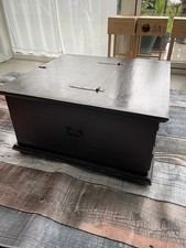 Massive Holztruhe, Couchtisch, 90 x 90 cm, viele Staufächer