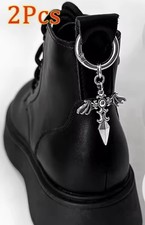 KREUZANHÄNGER BOOTS STIEFEL