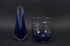 C25C68- Glas Vase und Schale mundgeblasen jeweils mit blauer Einschmelzung