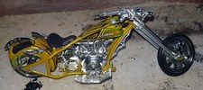1:18 OCC-Chopper (Dixie-Bike) von der Serie Orange-County-Chopper, in Gold/Gelb