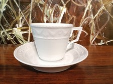 KPM BERLIN - KURLAND Weiß, edle Kaffeetasse mit Untertasse