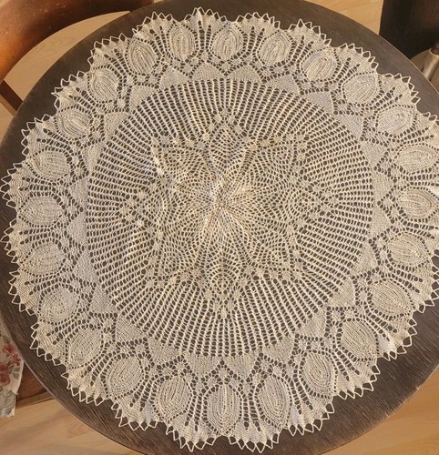 Tischdecke-Handarbeit-Häkelde