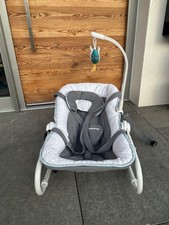 Babywippe mit Spielbogen