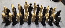 Schachfiguren Set aus Gips Lackiert