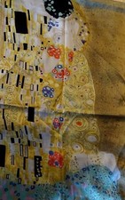 Luxuriöser Schal Reine Seide handrolled Künstlerschal Klimt Motiv Der Kuss 