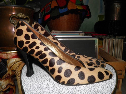 Stuart weitzman leo pumps - weitzman,