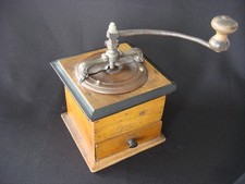 Antike Kaffeemühle