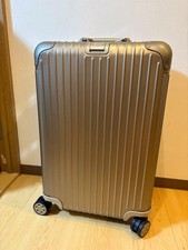 Rimowa Topas 67L Titanium Gold