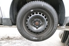 Audi A4 B5 A6 4B Passat 3BG Felgen Reifen Sommerreifen 195/65 R15 91H 6-7mm