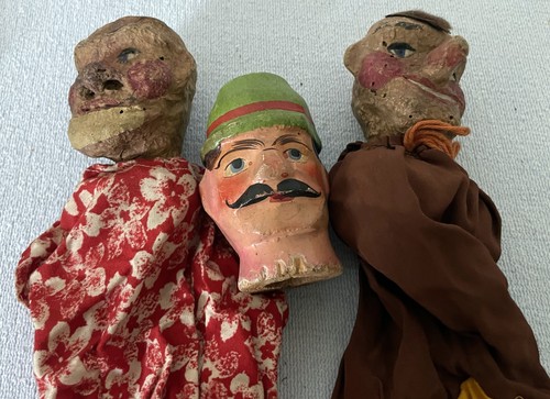 Alte gruselige handpuppe - alte,