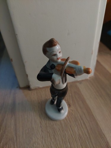 Figur hollohaza kezzel ungarn - figur,